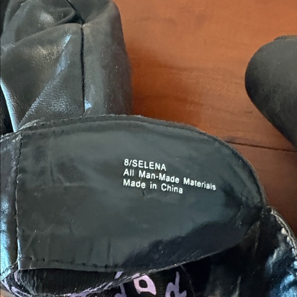 Very Volatile Women's Faux Leather Belted Knee-hi Boots sz 8 distressed Black - Picture 8 of 8